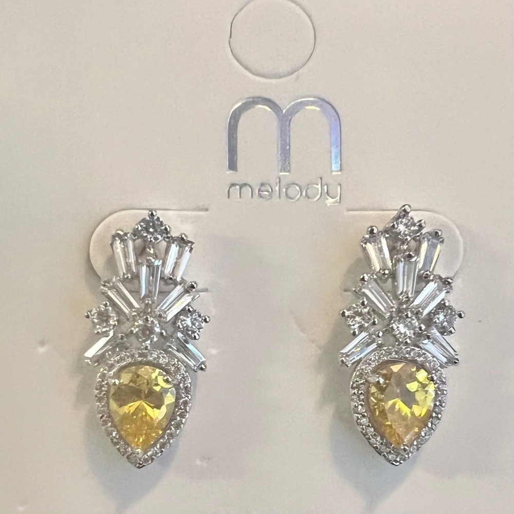 NWT Yellow and Sliver Stud Earrings
